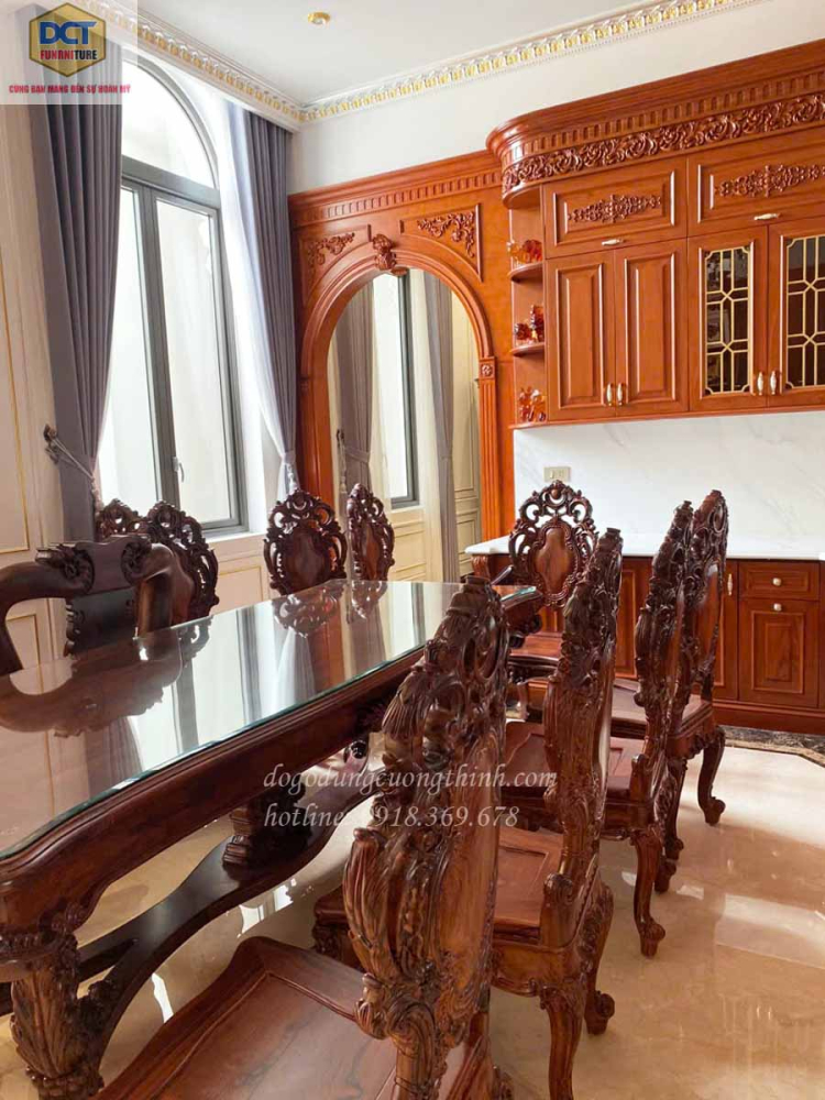 Mẫu tủ bếp cổ điển đẳng cấp gỗ gõ đỏ TB54